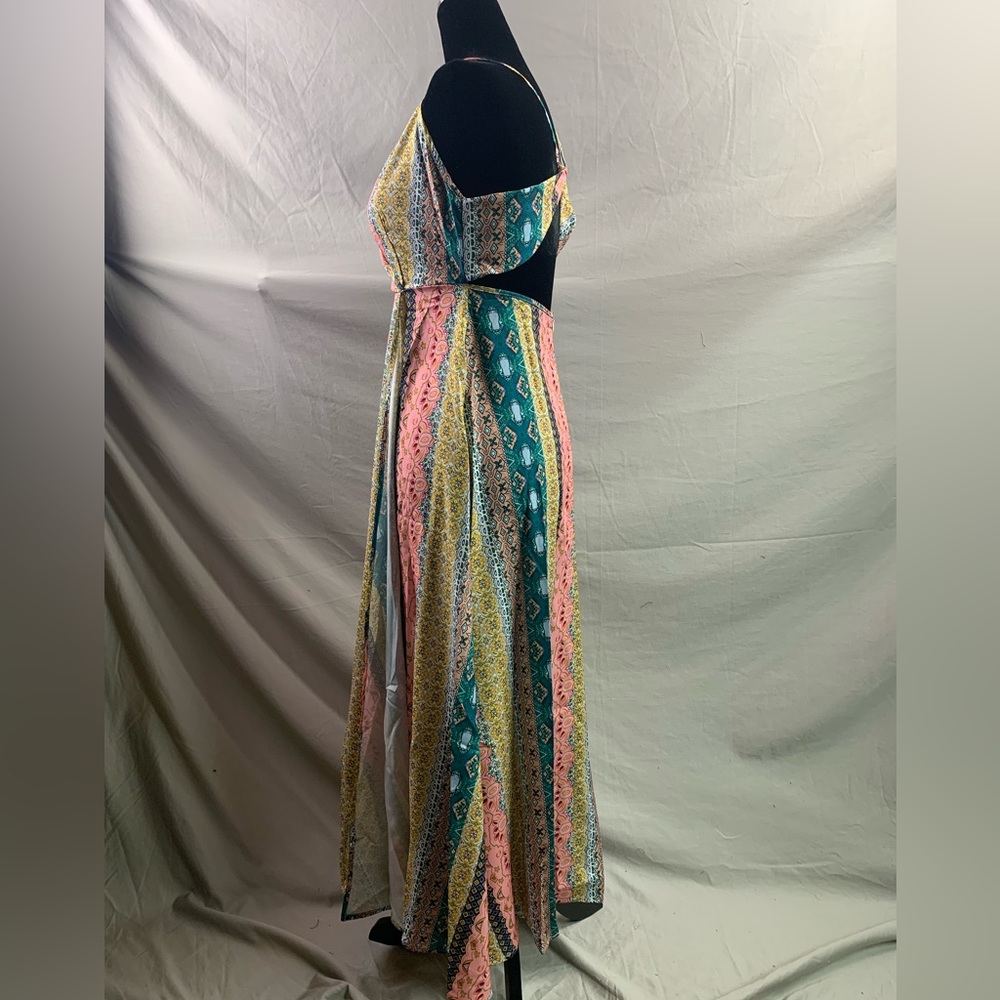 Boho Floral & Geo Print Backless Wrap Split Thigh Dress. - Picture 10 of 12